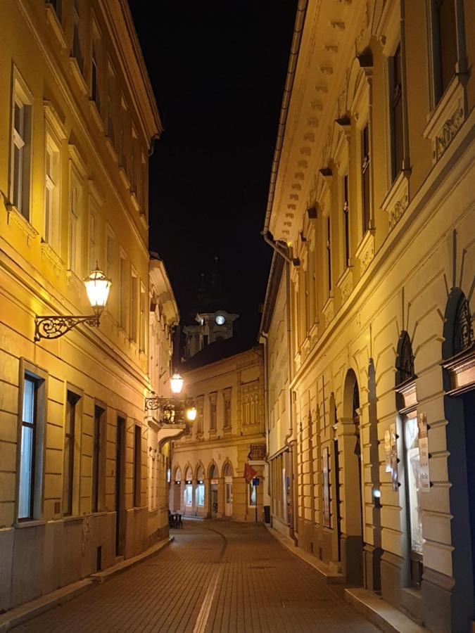 Domino Suite Eger Exterior foto