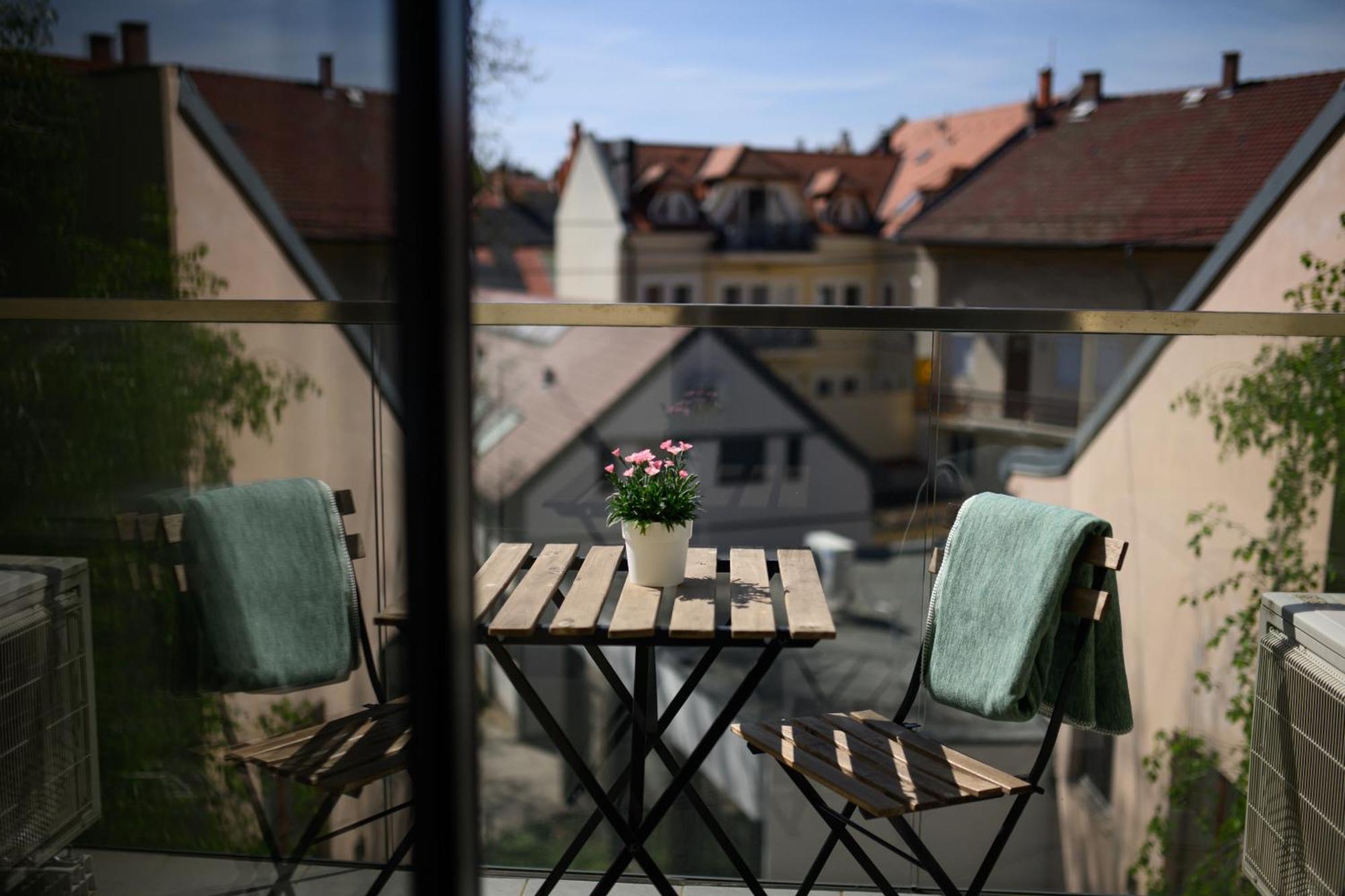 Domino Suite Eger Exterior foto